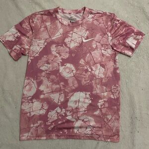 Pink Nike T-Shirt in Men’s Medium